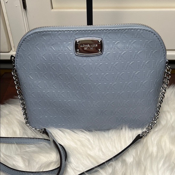 Michael Kors Handbags - Michael Kors Light Blue Jet Set Travel Medium Signature Logo Dome Crossbody Bag
